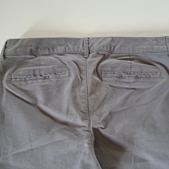 Old Navy Women's Gray Pants - Picture 5 of 5